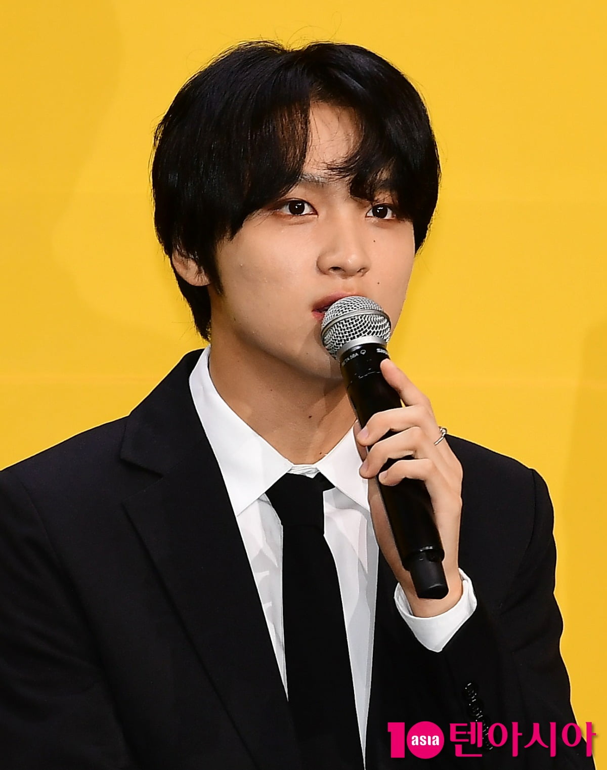 NCT 해찬, 어깨 통증으로 "팬미팅·'<b>인기가요</b>' 불참" [TEN이슈]