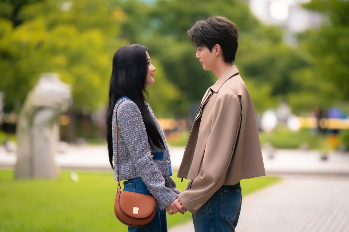 <b>김유정</b><b>송강</b>, 달콤+러블리 핑크빛 데이트('마이 <b>데몬</b>')