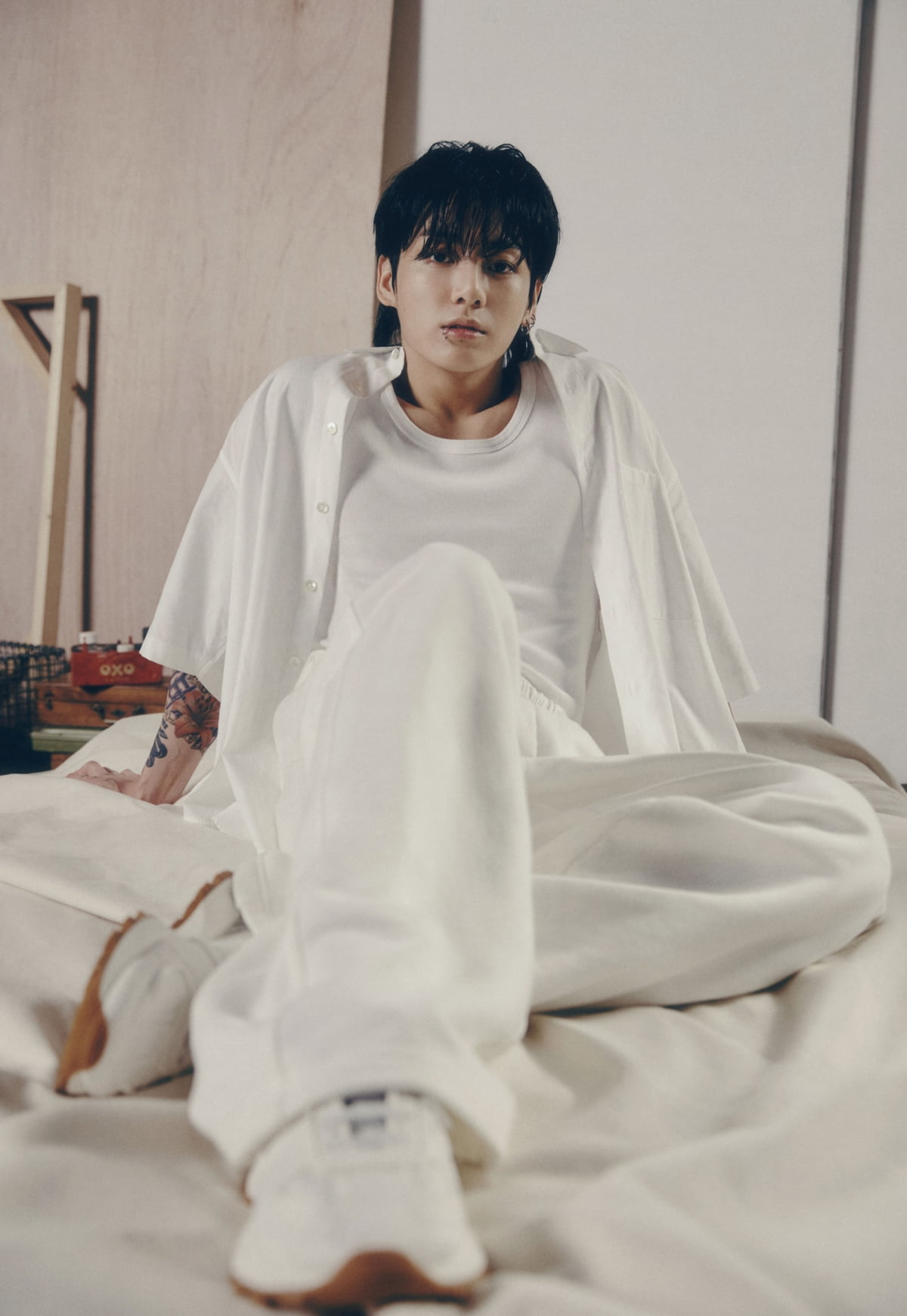 BTS <b>정국</b> 'Standing Next to You', 영국 <b>오피셜</b> 싱글 톱100에 <b>11주째</b> 머물러