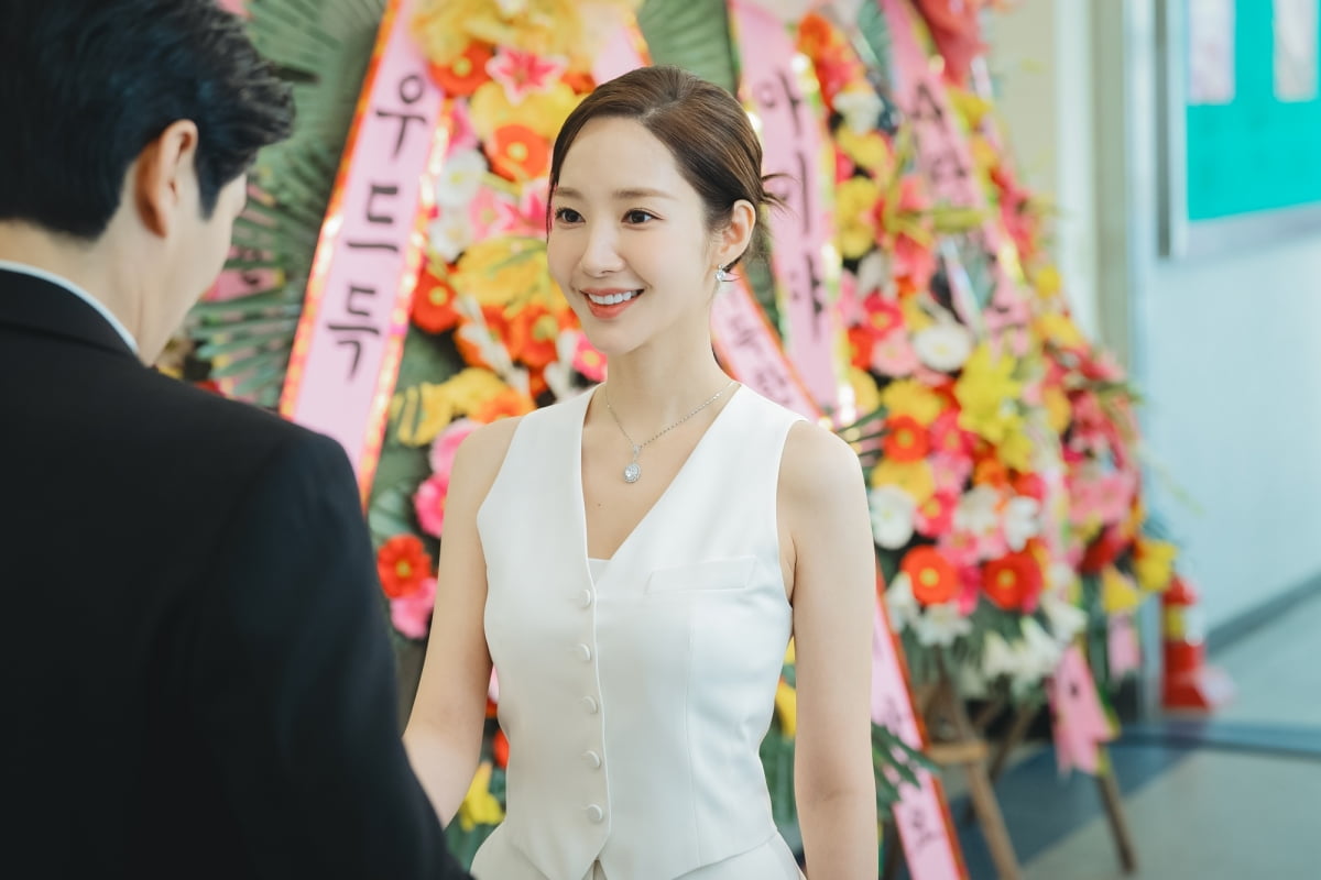 '복수 시작' <b>박민영</b>, 이이경<b>송하윤</b> 결혼식 민폐 하객룩('<b>내남결</b>')