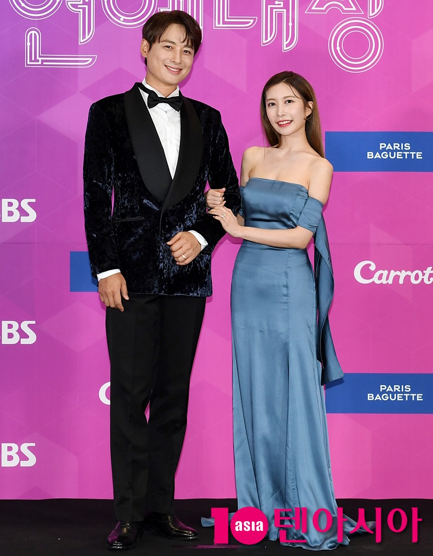 '<b>이지훈</b>' 아야네, <b>유산</b> 후 임신 19주 됐다 "시험관 시술, 안전·건강하게"[...