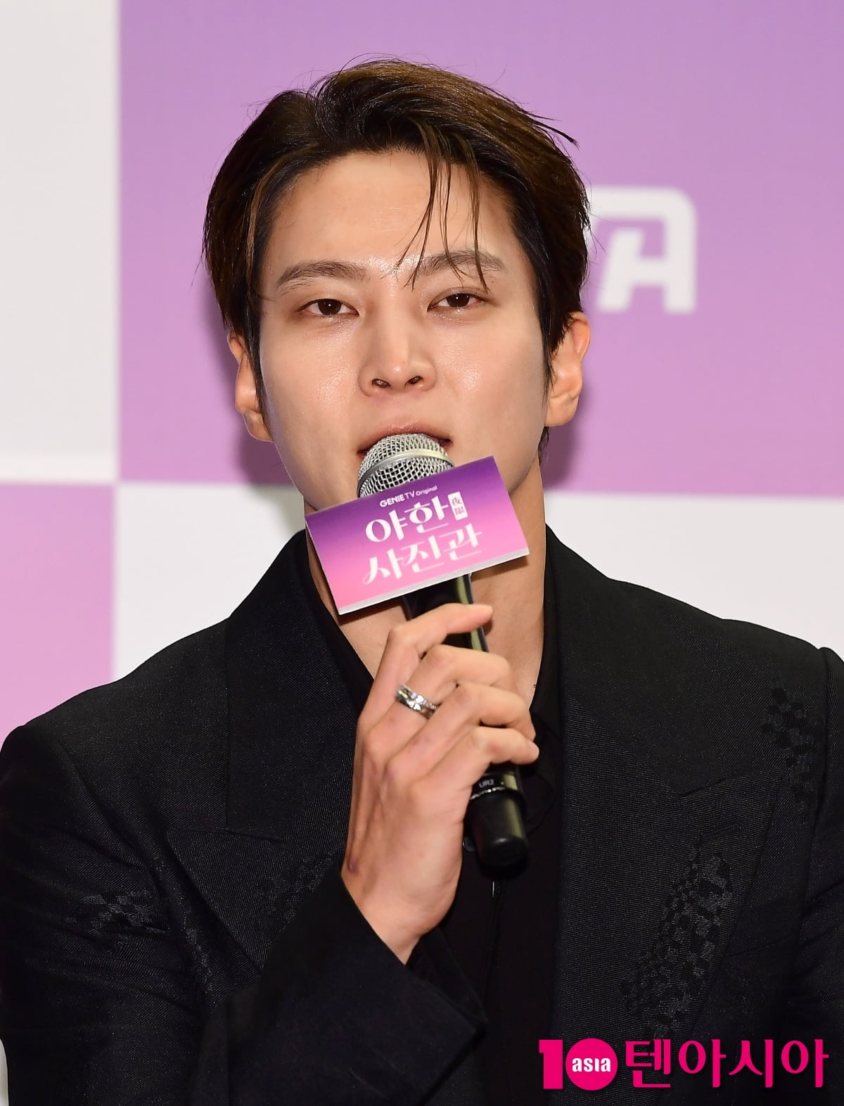 '야한<b>사진관</b>' <b>주원</b> "<b>권나라</b>와 연기 호흡? 서로 빛날 수 있게 해줘"