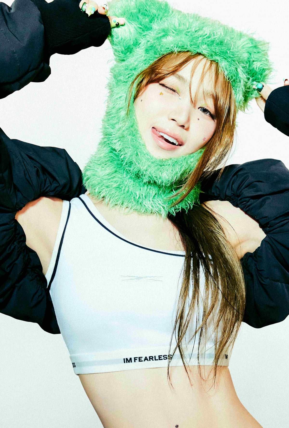 <b>르세라핌 김채원</b>, 美 싱어송라이터 토리 켈리와 <b>협업</b> "하루빨리 부르고 싶어"