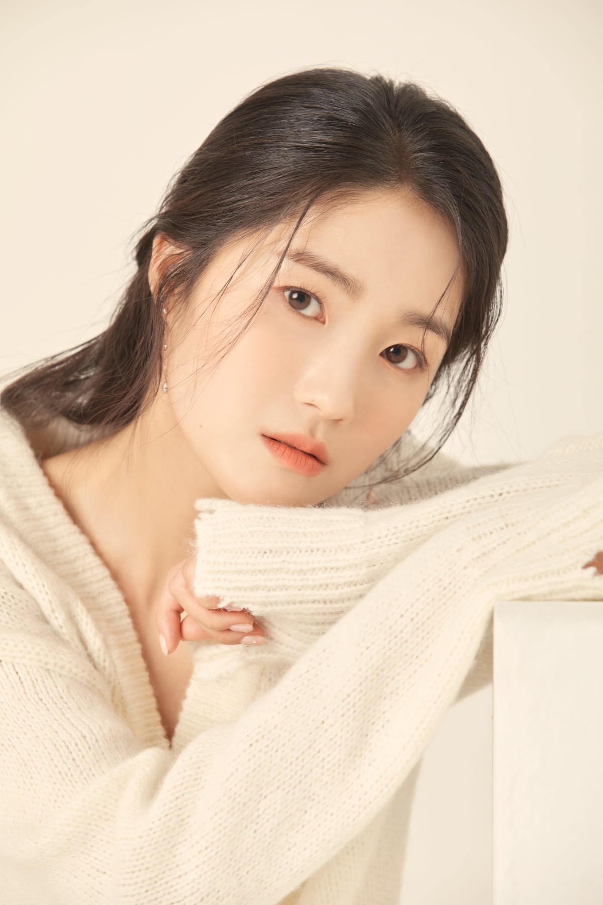 <b>김혜윤</b>, 이정재·<b>정우성</b>과 손 잡았다…아티스트컴퍼니와 전속계약 [공식]