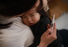 해열제 먹이며 기다려야 할까? 연휴 중 아이 열 날 때 대처법