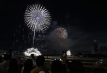 보트·뗏목 타고 불꽃축제 보러 한강 나간 4명 구조