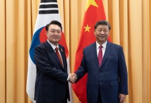 尹-시진핑, “한중 FTA 서비스투자 협상 가속화하자”