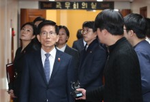 김문수 고용부 장관 “尹 탄핵, 국민에 무슨 유익함 있나”