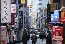 벼랑끝 몰린 자영업자… 대출 1064조·연체 18조 ‘역대최대’
