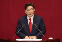 [속보] 권성동 “野, 연금개혁 특위구성 합의시 ‘모수개혁부터 논의’ 수용"