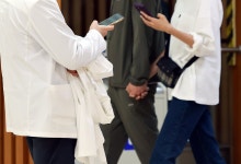 軍 해법 못 찾는 전공의…수련 병원장 만난다