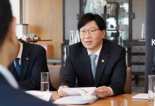 금융위 부위원장, 美SEC 상임위원과 면담…가상자산 규제 논의