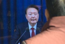 尹지지율 11% 또 최저…"탄핵 찬성" 75% [한국갤럽]