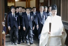 日국회의원 약 70명 야스쿠니 신사 참배