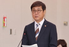최휘영 장관 "문화 성장세 둔화에 적극 투자 필요"