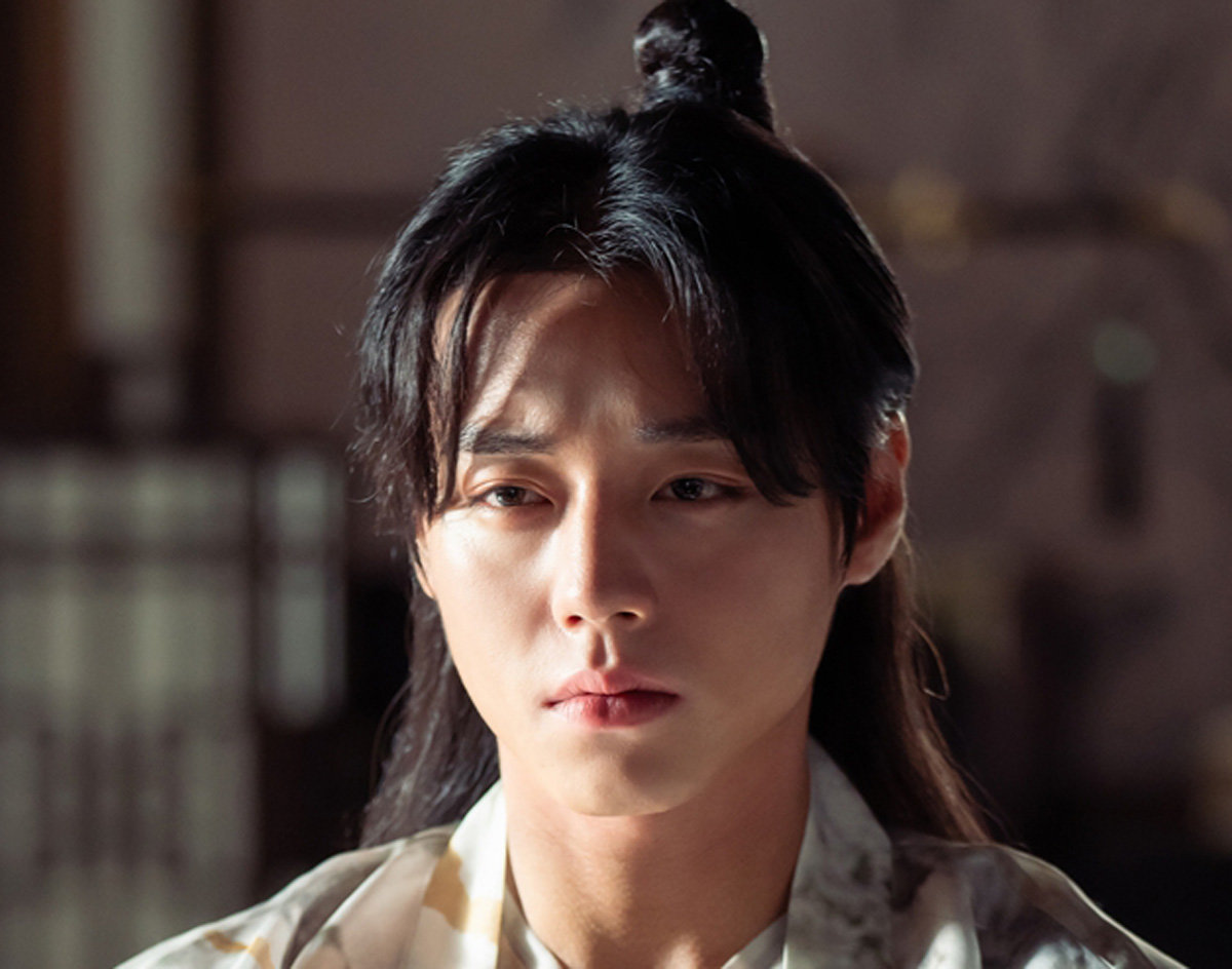 박지훈=두 <b>얼굴의</b> 남자, 비주얼 시선 강탈 (<b>환상연가</b>)