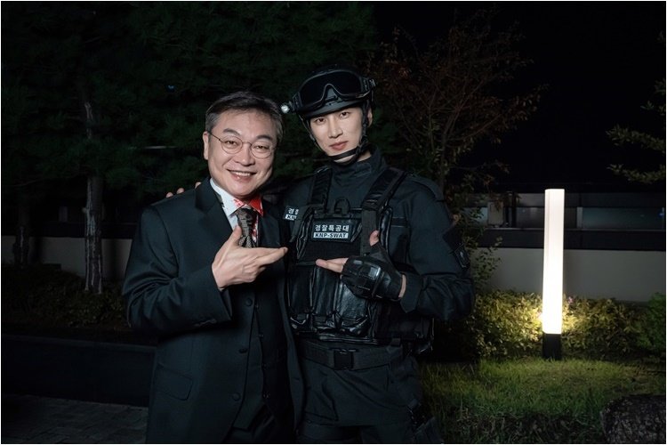 <b>김의성</b>, ‘재벌X형사’ <b>특별출연</b>…안보현과 투샷