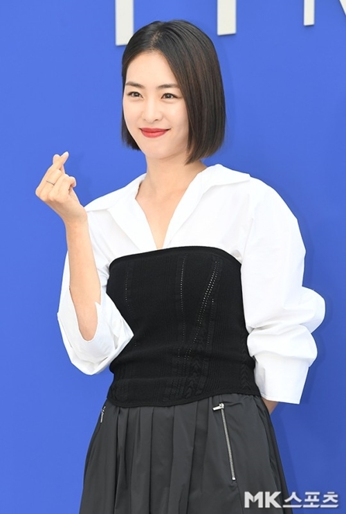<b>이연희</b>, 이하늬→<b>조진웅</b>과 한식구 됐다…<b>사람엔터</b>와 전속계약(공식)