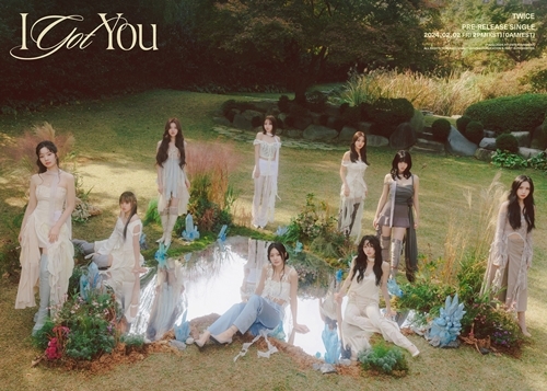 ‘컴백’ 앞둔 <b>트와이스</b>, 숲속 <b>요정</b> 비주얼