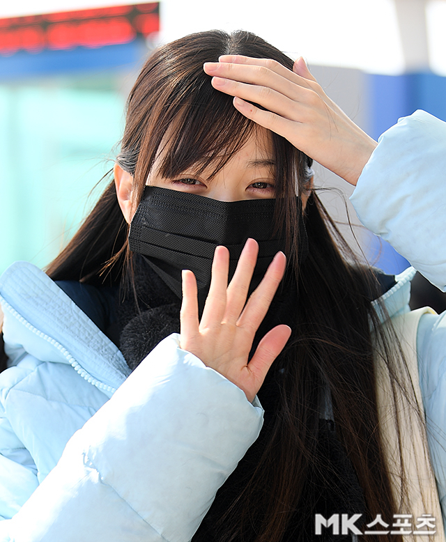 <b>장원영</b> ‘<b>앞머리</b> 지켜야해’