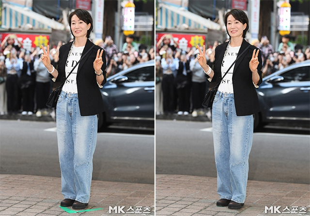 나영희 ‘62세 나이에도 <b>청바지</b>가 잘 어울리는 여배우‘ [틀린그림찾기]