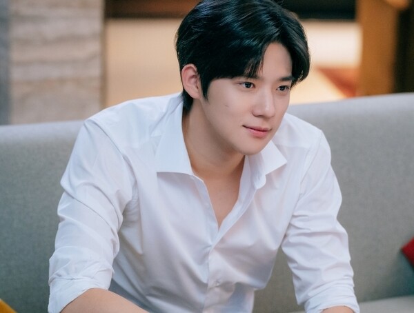 '웨딩 <b>임파서블</b>' <b>문상민</b>, 190cm 대형견 연하 남주 기대해