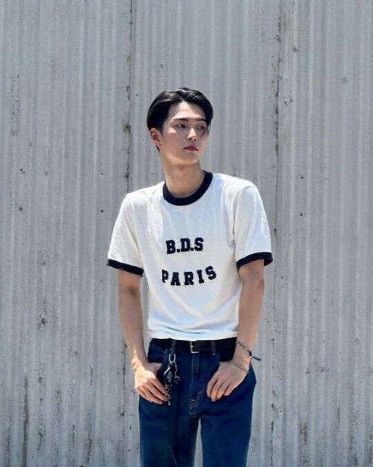 라이즈 <b>승한</b>, 데뷔 앞두고 침대 위 키스 사진 유포 논란