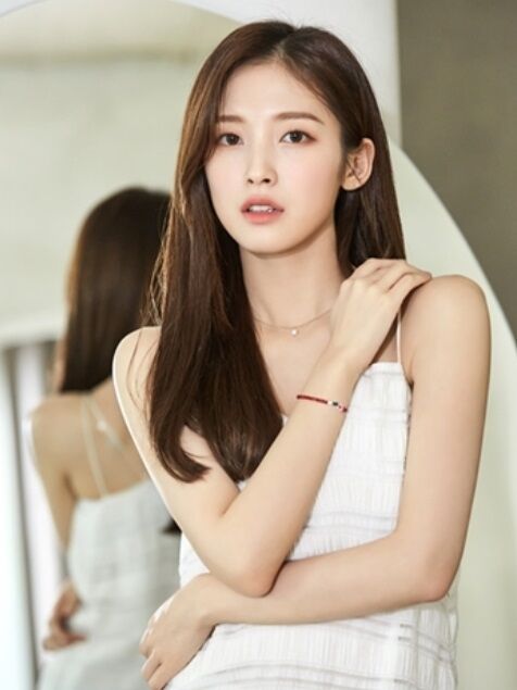 <b>오마이걸</b> 아린, <b>노숙 위기 청년</b> 위해 3000만원 <b>기부</b>...누적 1억원