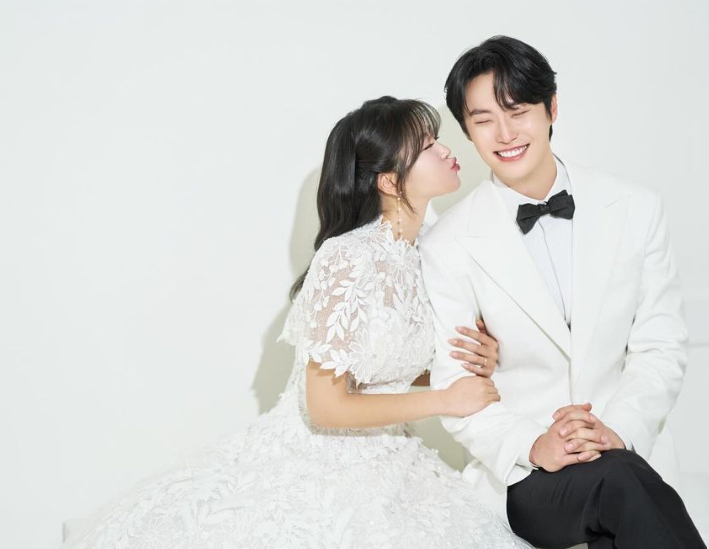 <b>이수민</b><b>원혁</b> 결혼… 父 <b>이용식</b> 반대 딛고 결실