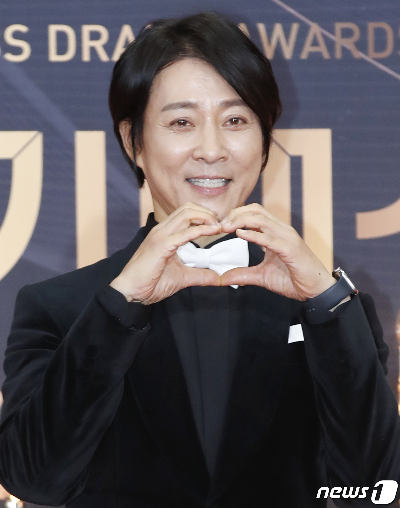 하희라, <b>최수종</b> KBS 4번째 대상에 "당신의 노력·수고·열정 진심 존경" [N...