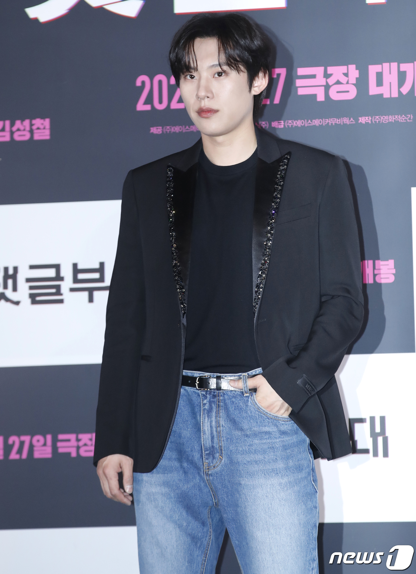 <b>김성철</b>, <b>스토리제이컴퍼니</b>와 <b>재계약</b>…"전폭적 지원"