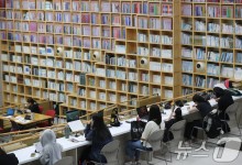 공공도서관 이용자 지속 증가…"수도권·광역시 도서관 더 필요"