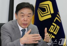 與 6선 조경태 "김형석 관장, 스스로 거취 결정해야…실언으로 국민 자극"