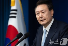 '의료 대란' 尹 지지율 30%선 붕괴…국힘 4.2%p 급락 [리얼미터]