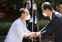 한 총리, 화순전남대병원 방문…"지역 거점 병원, 빅5 못지않게 키울 것"(종합)