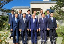 문재인 "무도·불법 정치검찰 노골적…법원도 견제 못해"(종합)