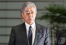 이와야 日외무, 트럼프 취임식 간다…정부 관리 참석 '이례적'