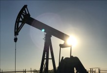 미 원유 재고 감소+러 제재, 국제유가 4%↑ WTI 80달러 돌파