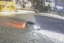15억 인조잔디 깔았는데…눈 내린 학교 운동장서 드리프트 질주