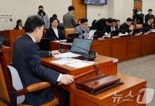 '통신비·전기료'도 채무조정 대상된다…정무위 법안소위 통과