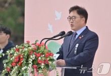 우의장 "헌정질서 회복, 민주·법치 살아나는 날"[尹탄핵심판]