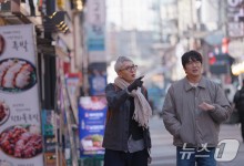 넷플릭스 인기예능 '미친맛집', 방한한 일본인 발길 이끌까