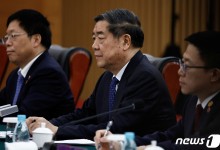 美와 무역협상 나서는 중국 "언행일치 지켜볼 것" 으름장
