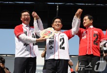 김문수 후보 진주서 "일자리 창출·항공우주산업 발전" 약속