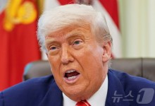 트럼프 "법원이 관세 막으면 美, 외국 인질 될 것…경제 파멸"