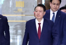 尹, 특검 2차 조사 앞두고 내란 재판 출석…계엄과장·정보사 대령 증인