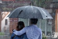 시간당 최대 30~80㎜ 폭우…극한호우에 산사태 우려[오늘날씨]