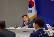 李대통령, 첫 특사에 친문계 대거 포함…'사면권 논란' 더 커졌다