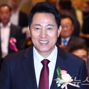 오세훈, 선거운동 첫 일정은 가락시장…"서울 경제 깨우겠다"