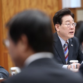 李대통령 "메가프로젝트, 산단·정주 묶어 추진"…3차 민관회의 개최(종합)